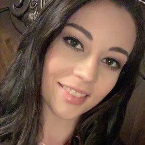 Meet your Posher, Corrine